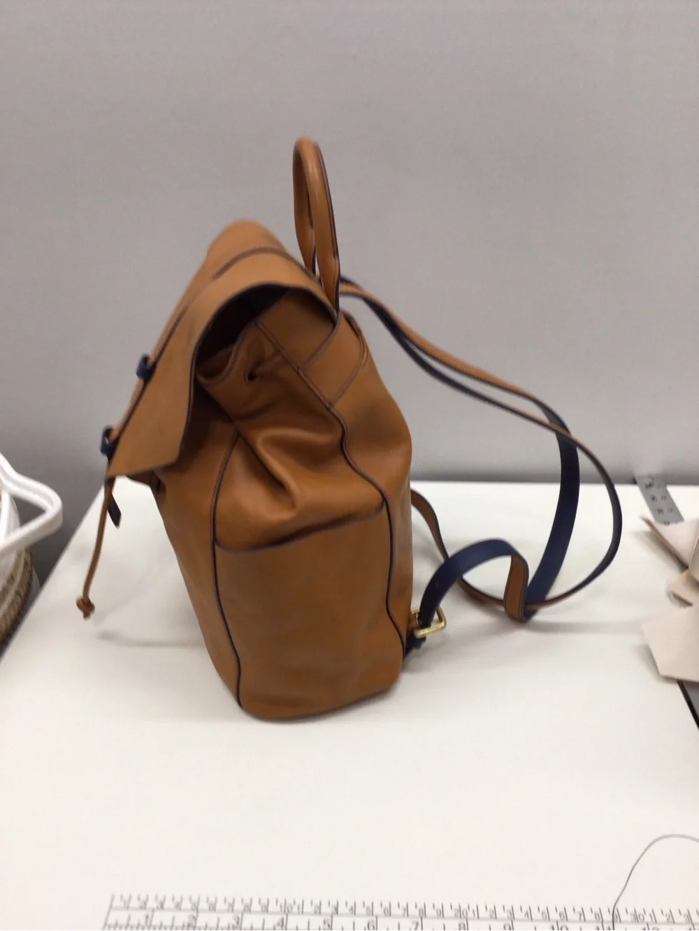 VERA BRADLEY BIG SKY Tan LEATHER Drawstring Backpack PRISTINE CONDITION